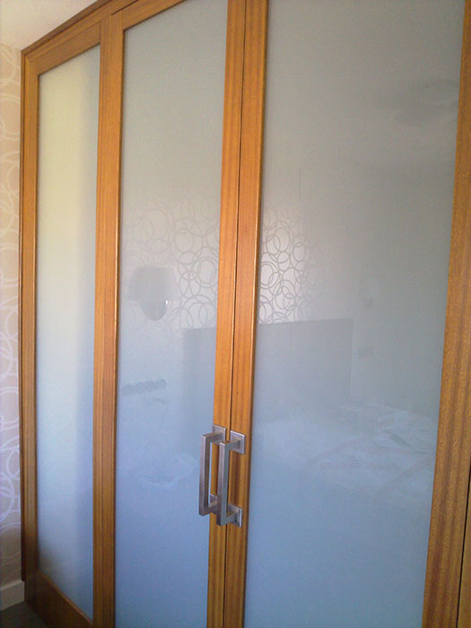 Armario / Vestidor de madera de iroko