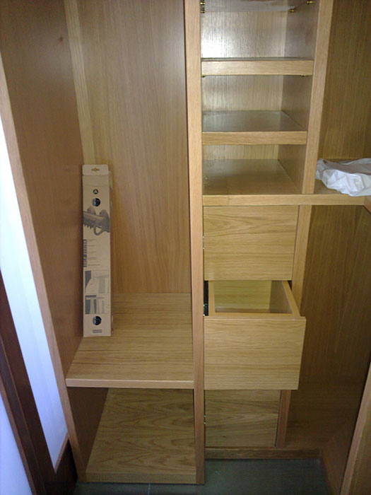Armario / Vestidor de madera de iroko